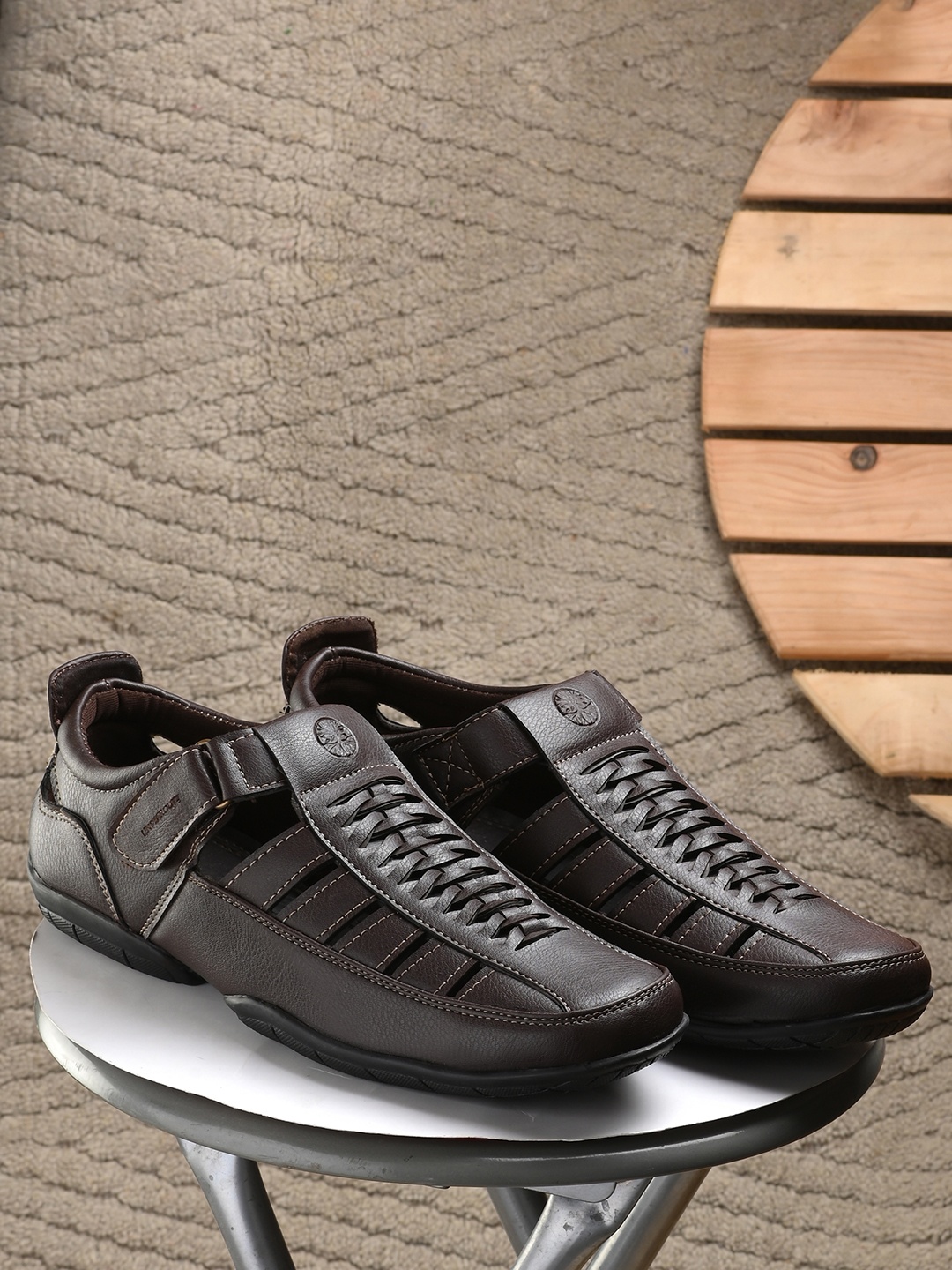

UNDERROUTE Men Brown PU Shoe-Style Sandals