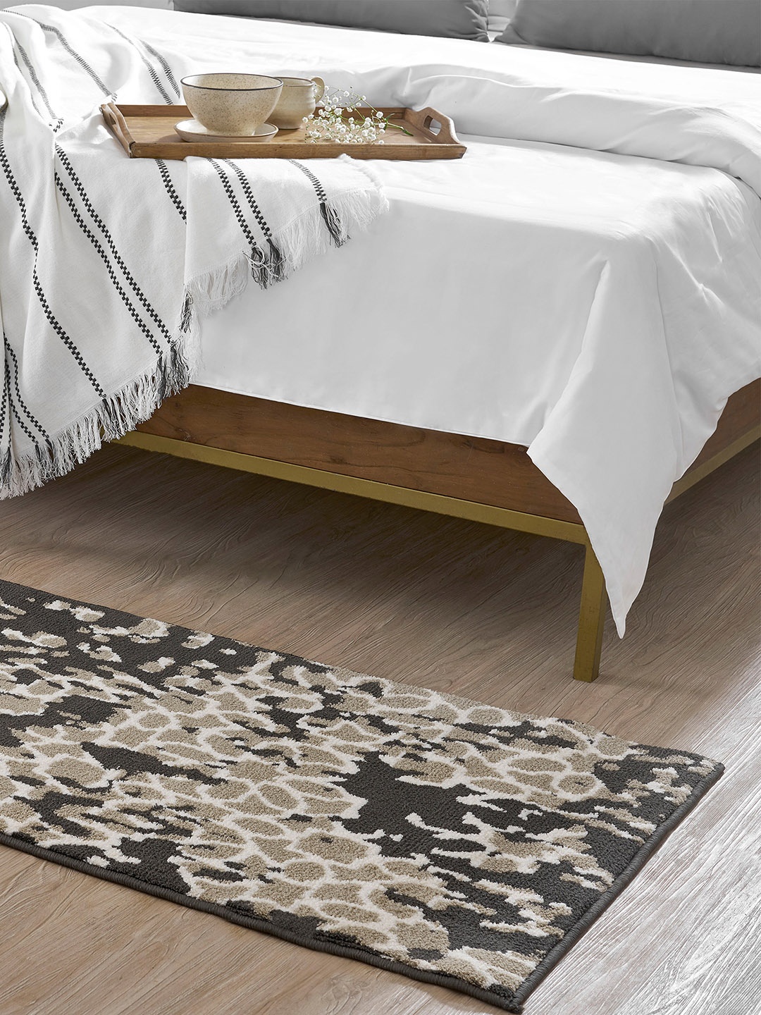 

MYTRIDENT Brown Printed 3155 GSM Ultra Soft Modern Shaggy Area Rug