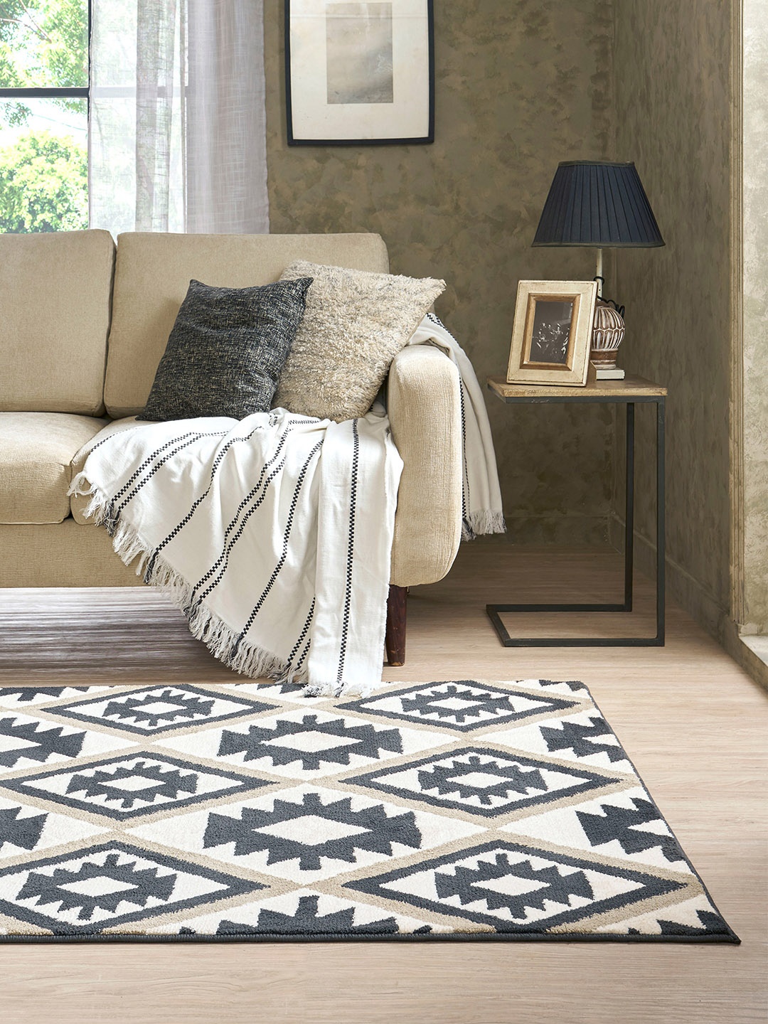 

MYTRIDENT Cream Aztec Print 3155 GSM Ultra Soft Modern Shaggy Area Rug