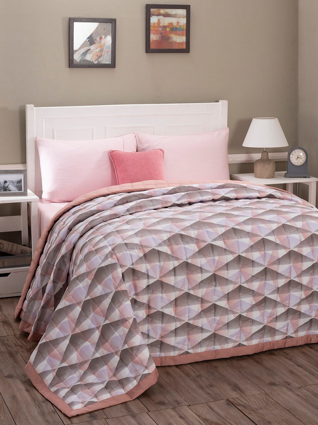 

MASPAR Pink 100 GSM Cotton Quilted Double 6 Pcs Bedding Set