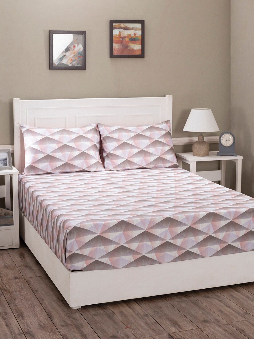 

MASPAR Pink Printed 210 TC King Size Bedsheet With 2 Pillow Covers
