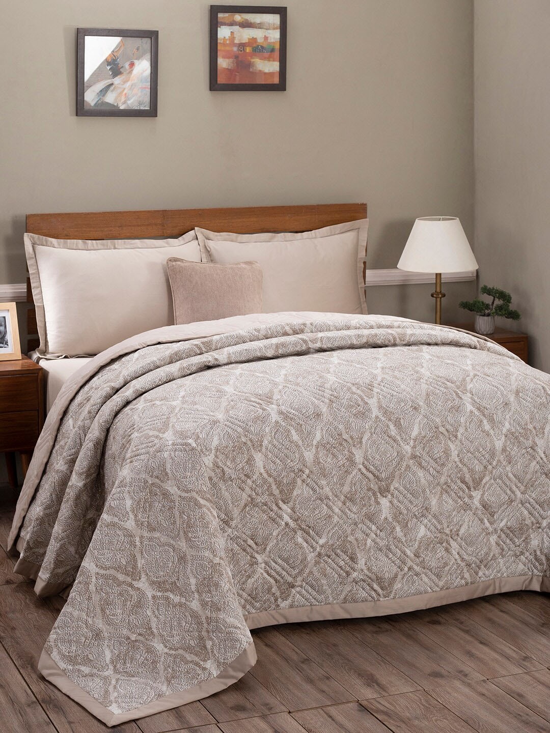 

MASPAR Beige 100 GSM Cotton Quilted Double 6 Pcs Bedding Set