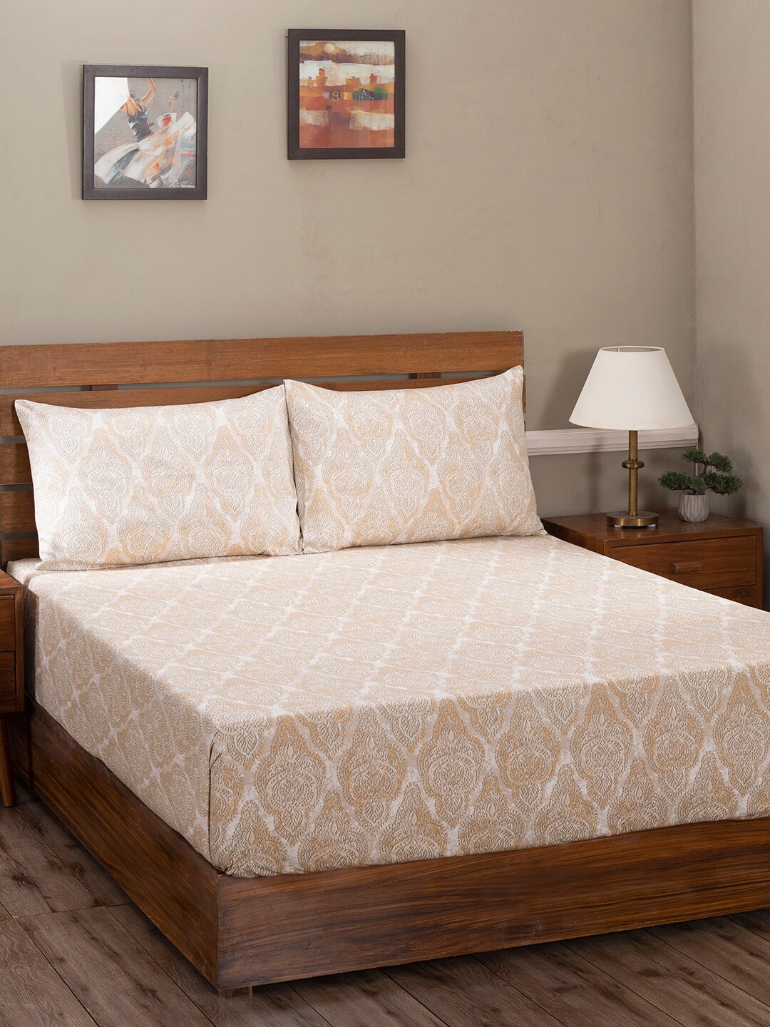 

MASPAR Gold-Toned & Off White Floral 400 TC King Bedsheet With 2 Pillow Covers