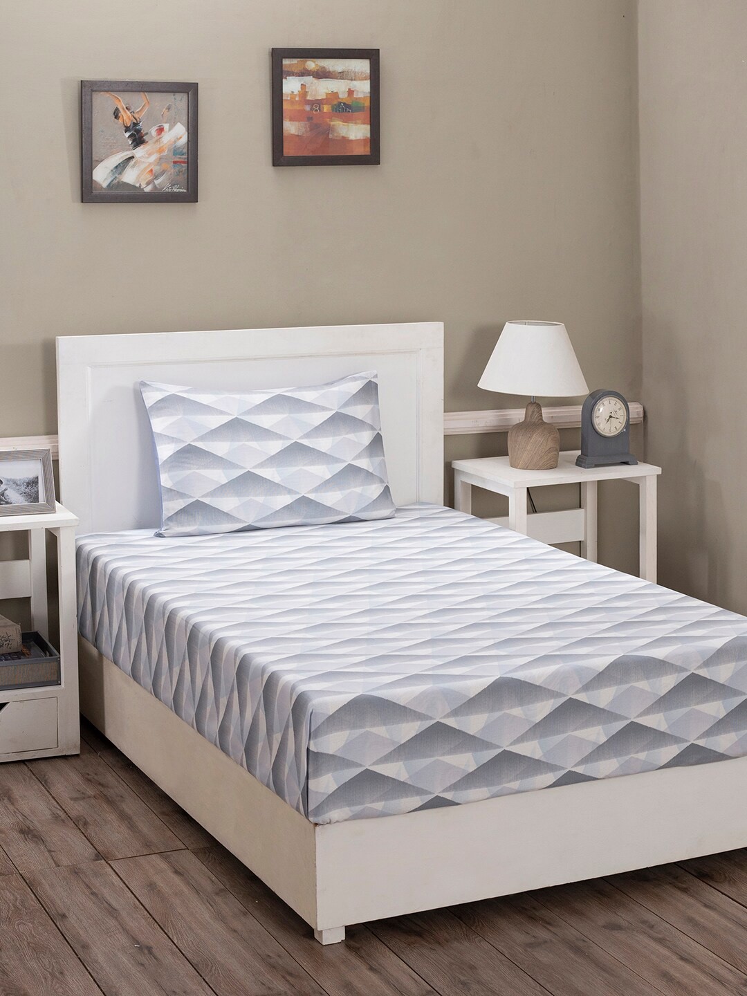 

MASPAR Blue & White Geometric 210 TC Single Bedsheet with 1 Pillow Covers
