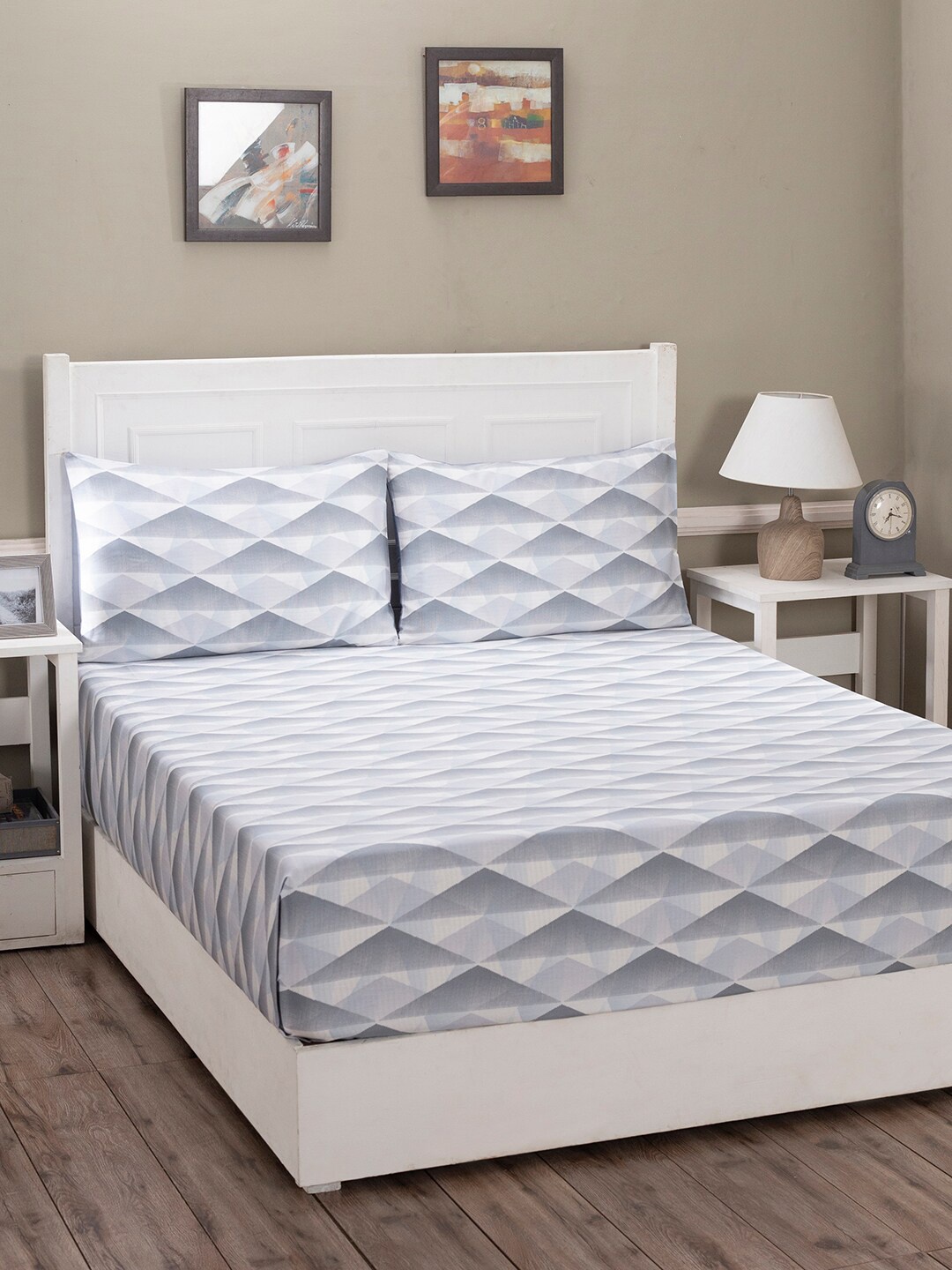 

MASPAR Blue & Grey Printed 210 TC Queen Size Bedsheet With 2 Pillow Covers