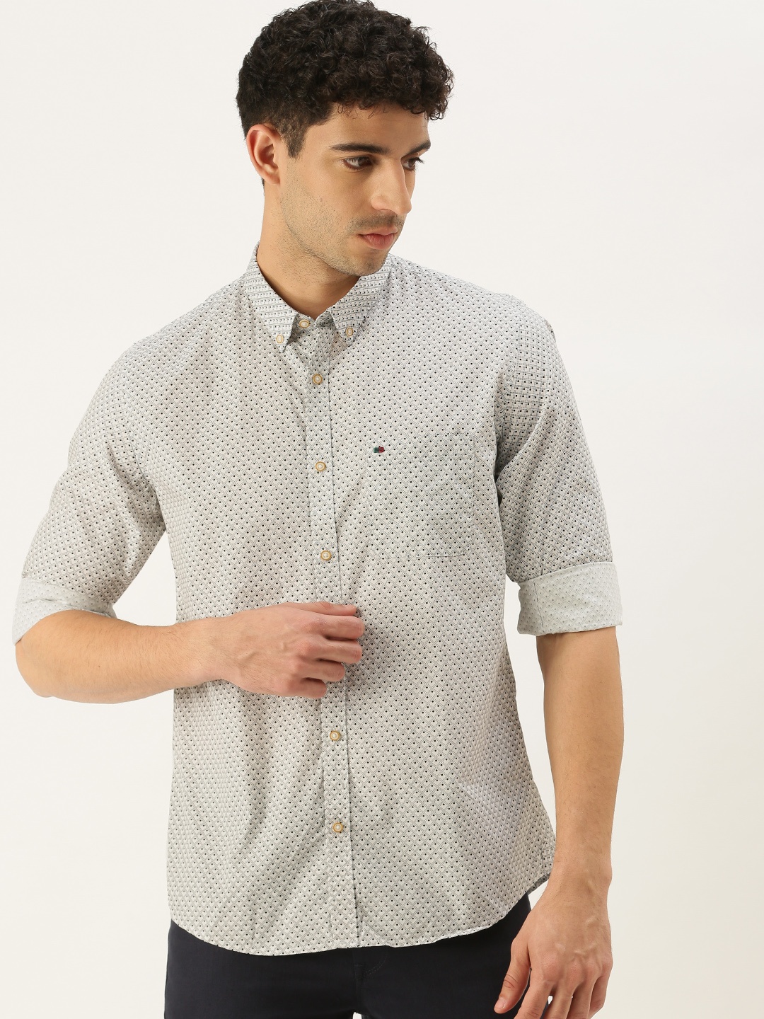 

Peter England Casuals Men White Slim Fit Printed Casual Shirt