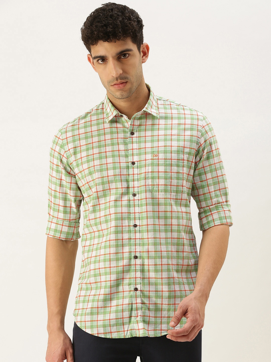 

Peter England Casuals Men Green & White Slim Fit Checked Pure Cotton Casual Shirt