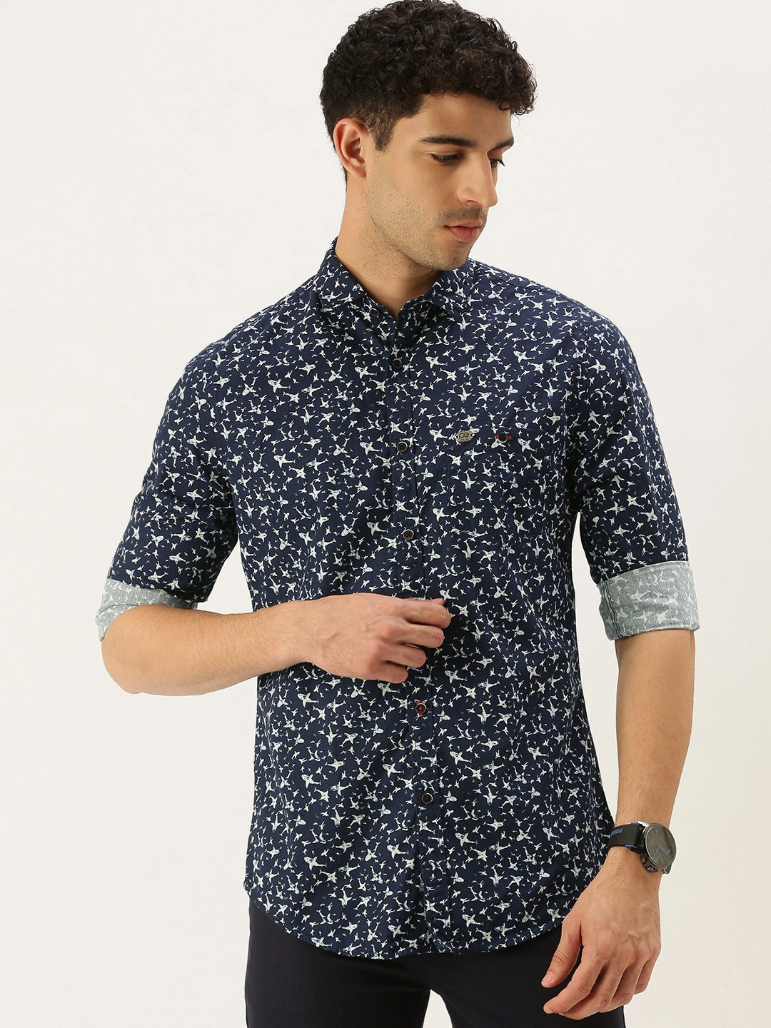

Peter England Casuals Men Navy Blue Slim Fit Printed Casual Shirt