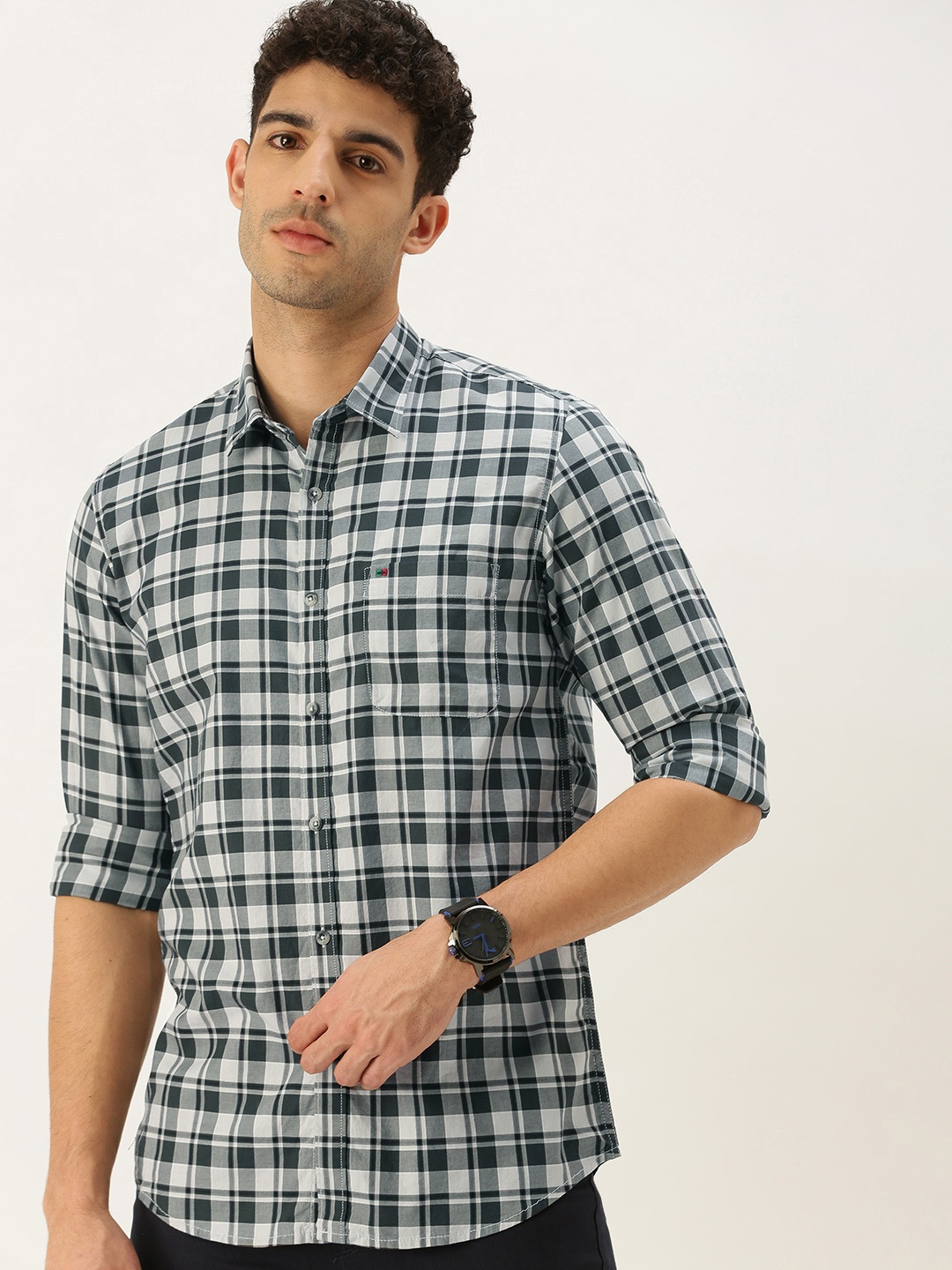 

Peter England Casuals Men White Slim Fit Checked Casual Shirt