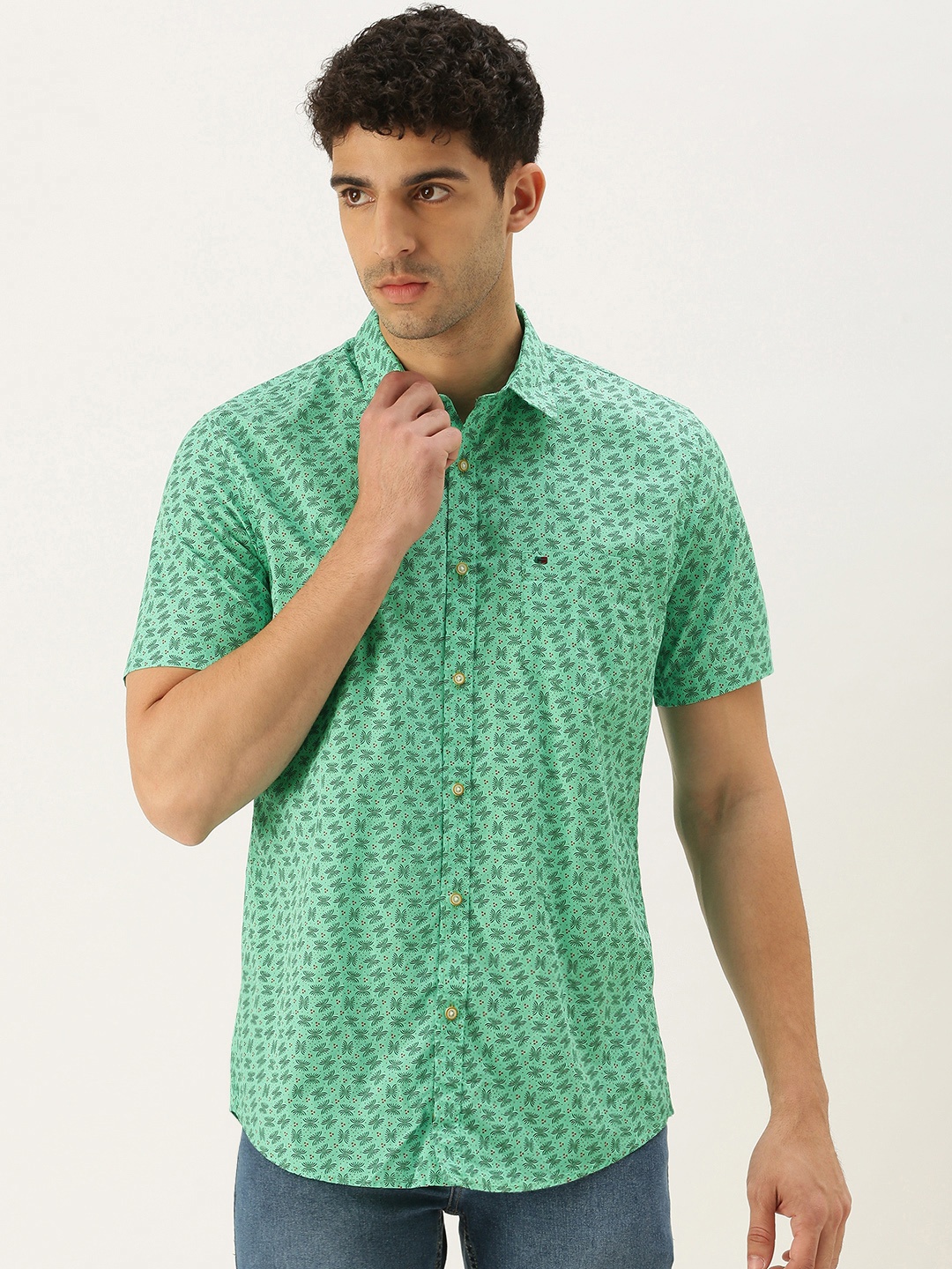 

Peter England Casuals Men Green Slim Fit Printed Casual Shirt