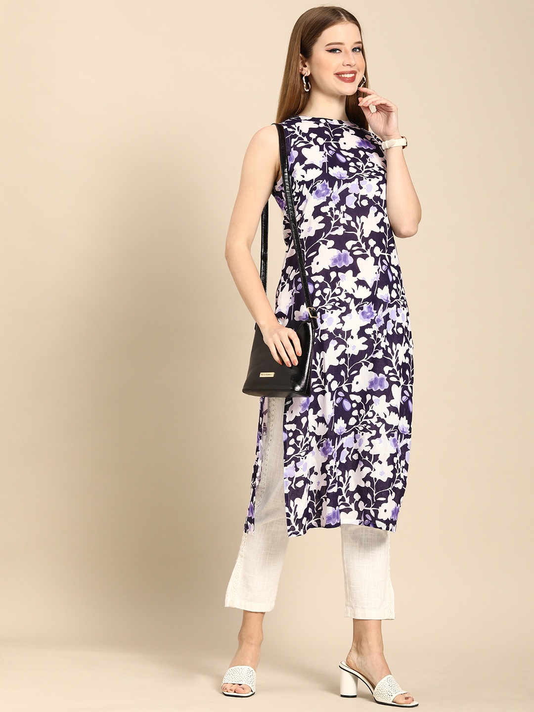 

Anouk Women Navy Blue & White Floral Print Pure Cotton Kurta