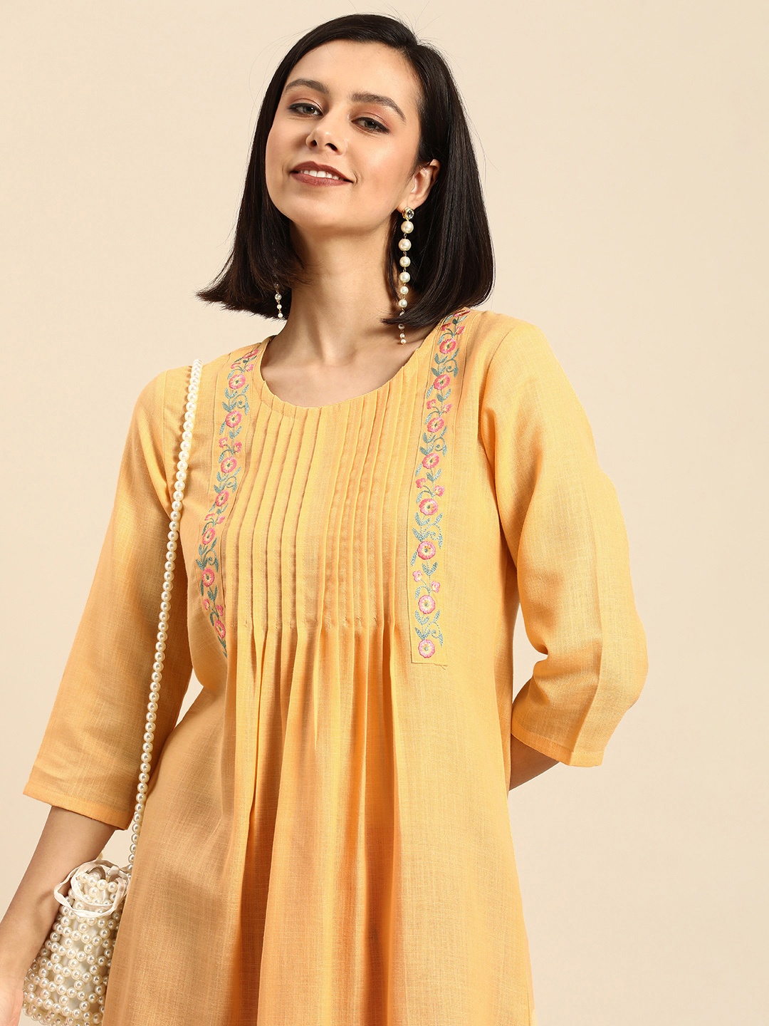 Anouk Women Yellow & Green Floral Embroidered Thread Work Kurta With Embroidered Back