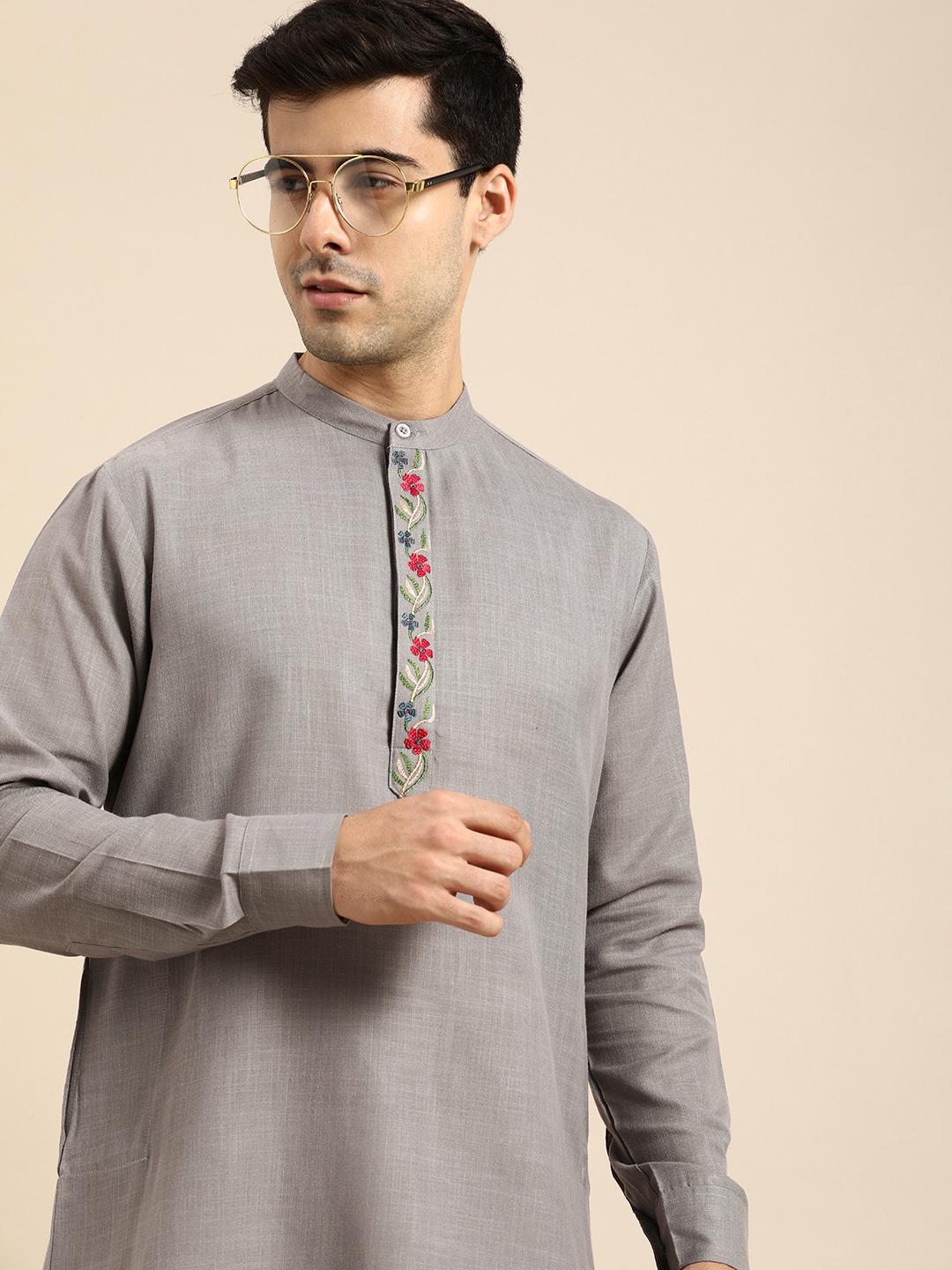 

Anouk Men Grey Thread Work Floral Kurta