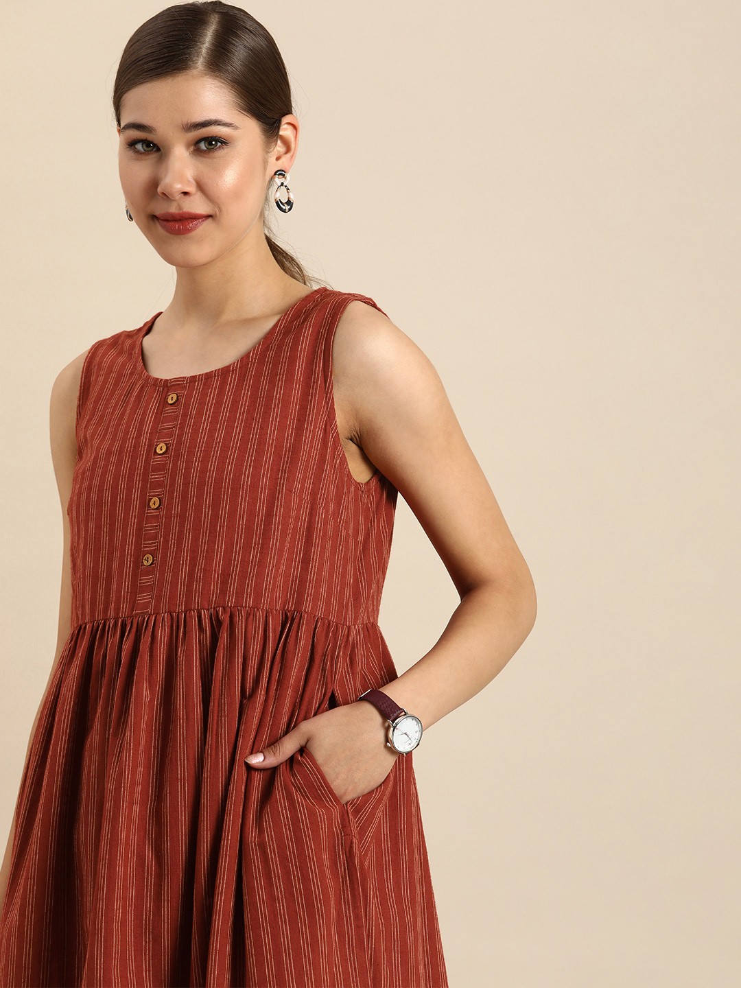 

Anouk Women Maroon Striped Sleeveless Fit And Flare Pleated Pure Cotton Kurta