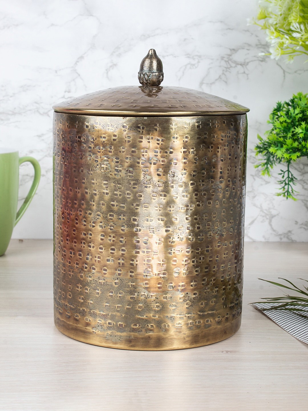 

MARKET99 Gold-Toned Metal Food Container 2000 Ml