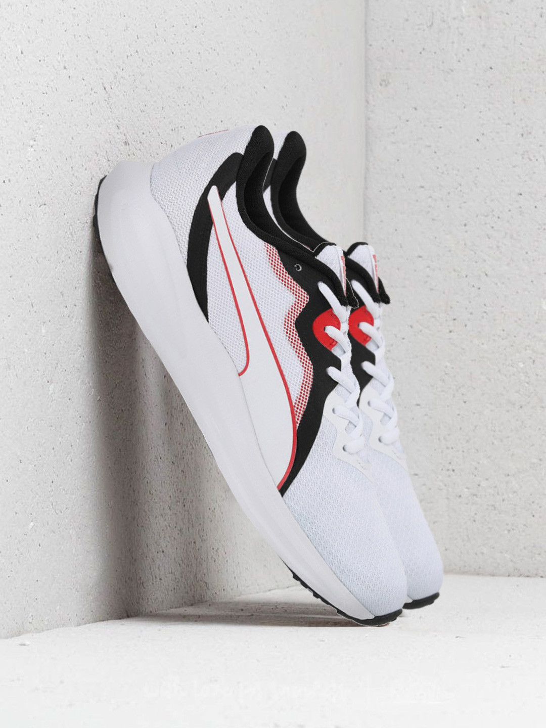 

Puma Men White Textile Twitch Running Shoes