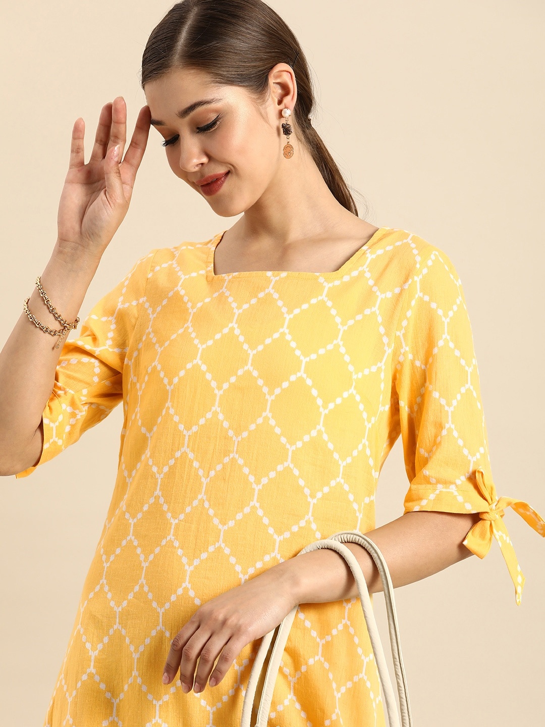 

Anouk Women Yellow & Off White Printed Pure Cotton Ethnic Sheath Dress