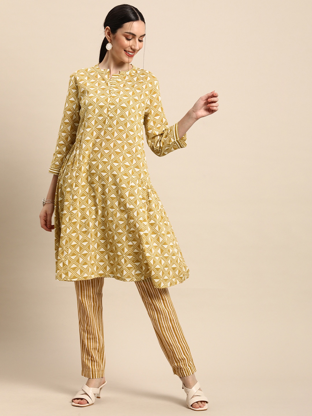 

Anouk Women Mustard Yellow Printed Pure Cotton Kurta with Trousers