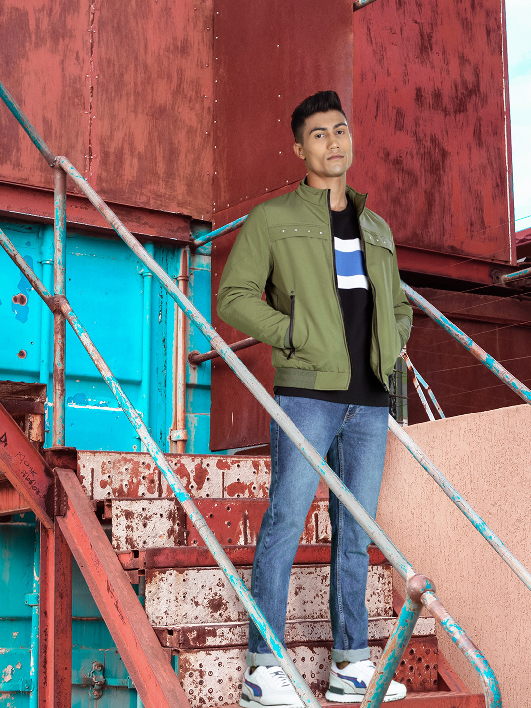 

Flying Machine Men Blue Slim Tapered Fit Light Fade Stretchable Jeans