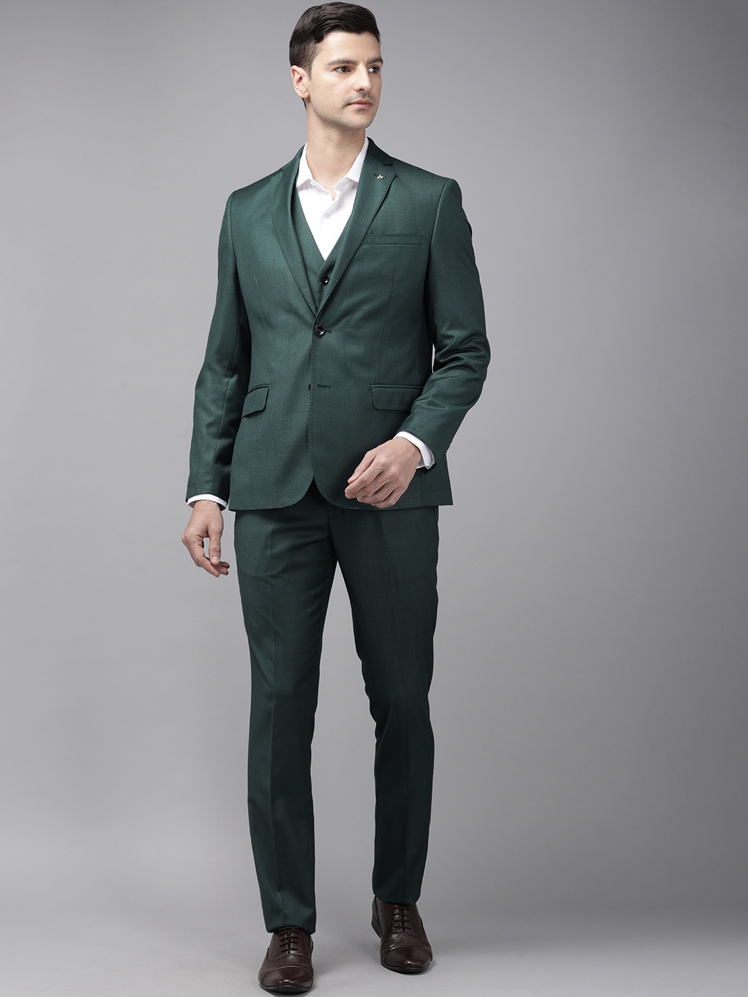 

Arrow Men Green Solid Single-Breasted Tailored Fit Formal Suit