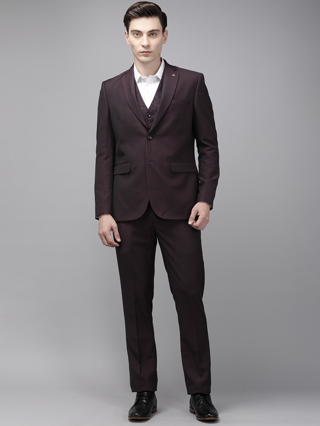 

Arrow Men Wine-Coloured Self Design Tailored Fit 3-Piece Single-Breasted Formal Suit, Maroon