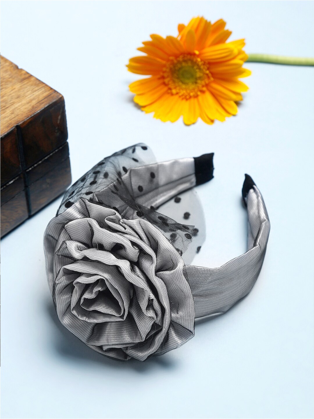 

TIPY TIPY TAP Women White & Black Embellished Hairband