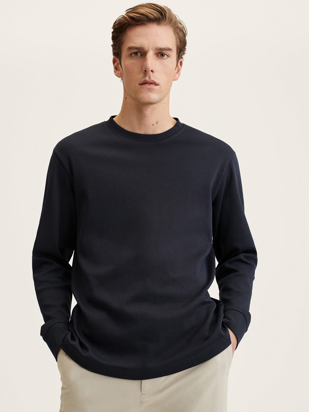 

MANGO MAN Black Solid Pure Cotton T-shirt