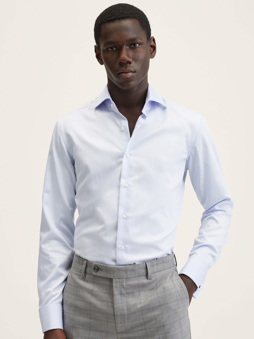 

MANGO MAN Blue Solid Pure Cotton Tailored Fit Formal Shirt