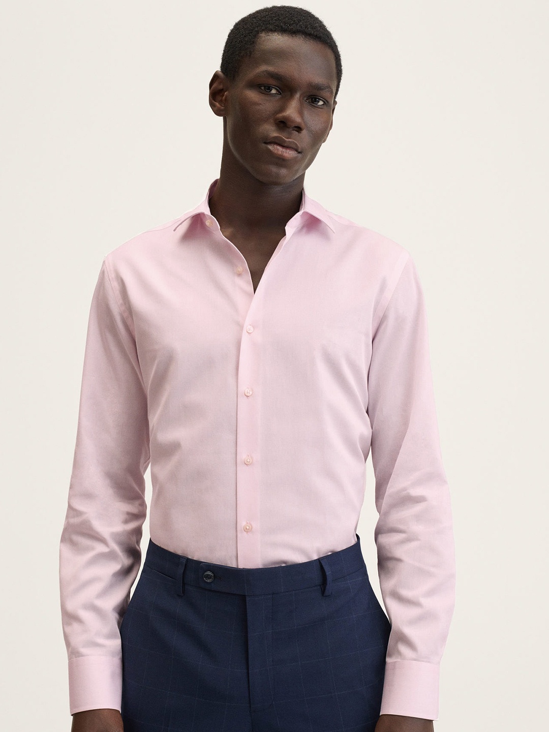 

MANGO MAN Pink Solid Pure Cotton Tailored Fit Formal Shirt