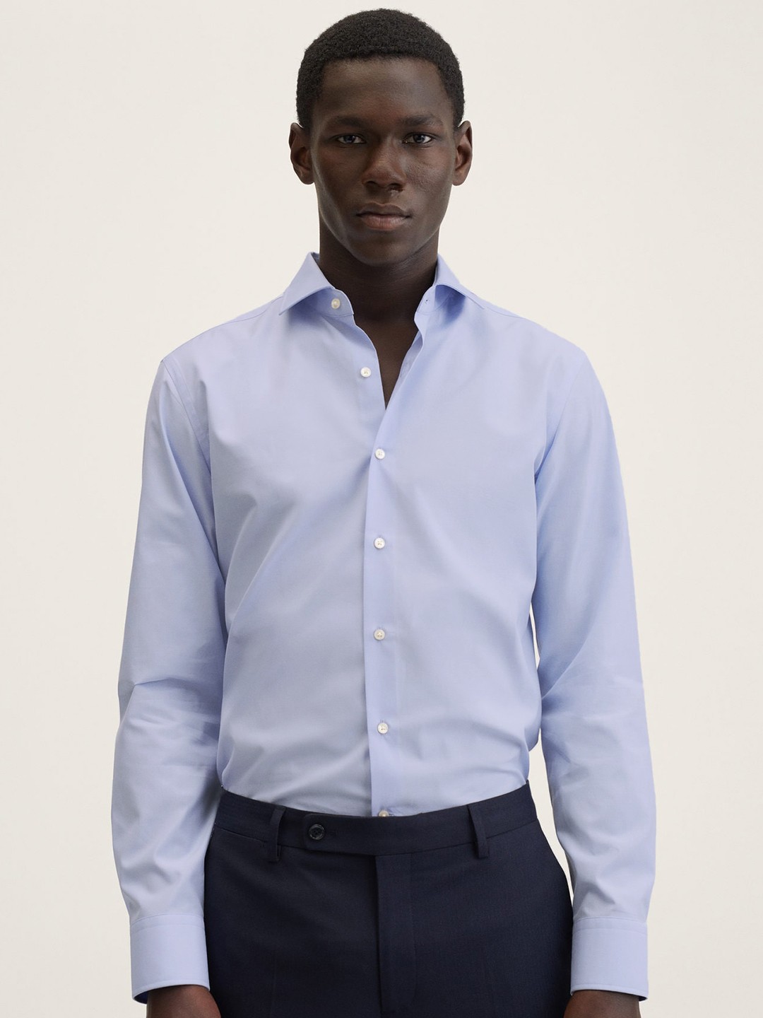 

MANGO MAN Blue Solid Pure Cotton Formal Shirt
