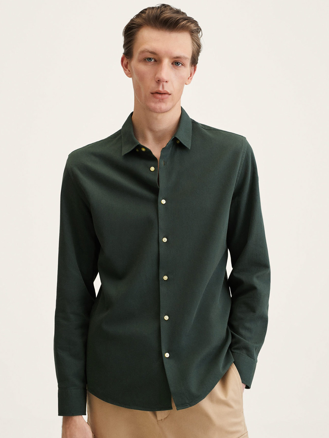 

MANGO MAN Green Solid Slim Fit Pure Egyptian Cotton Casual Shirt
