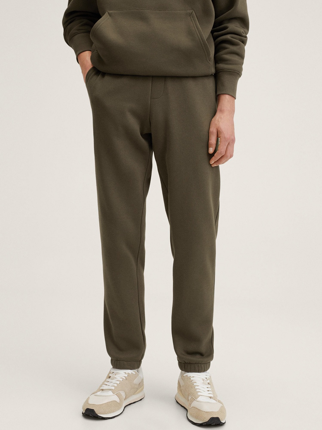 

MANGO MAN Olive Green Regular Fit Solid Joggers