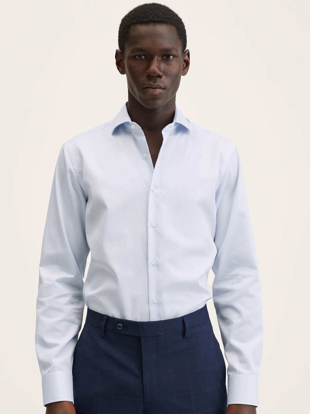 

MANGO MAN Blue Solid Pure Cotton Formal Shirt