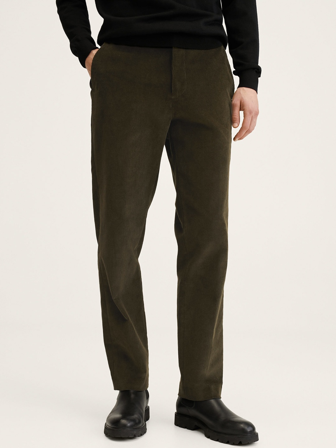 

MANGO MAN Olive Green Solid Corduroy Trousers