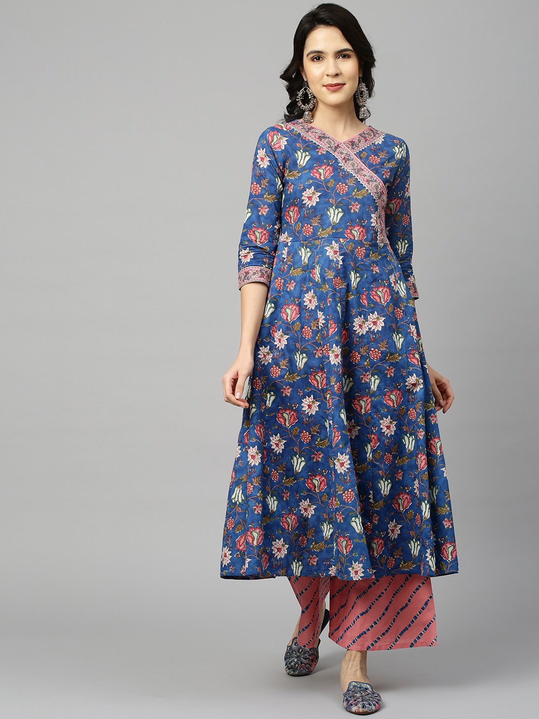 

FASHOR Women Blue Floral Printed Gotta Patti Pure Cotton Kurta with Trousers