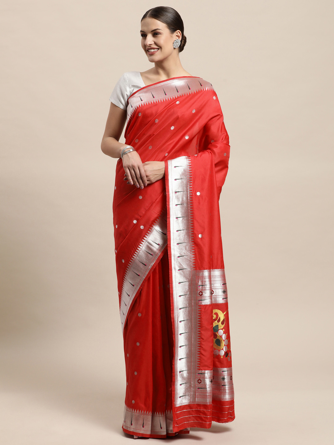 

PERFECTBLUE Red & Silver-Toned Pure Silk Saree