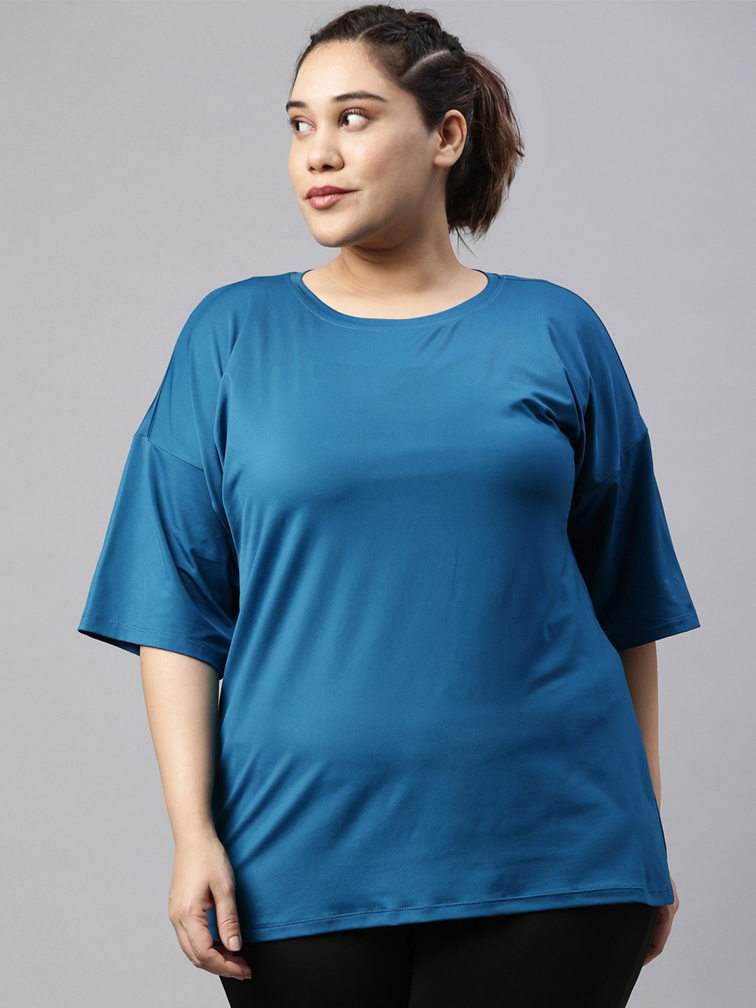 

The Pink Moon Plus Size Women Blue Solid Regular Fit Yoga T-shirt, Turquoise blue