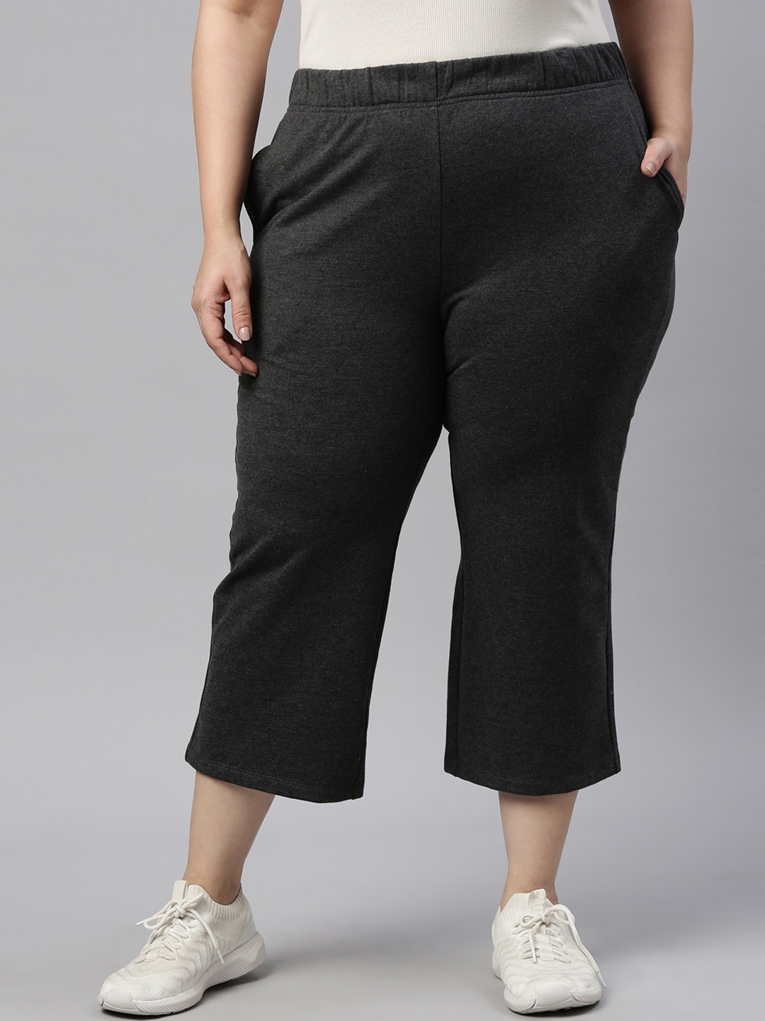 

The Pink Moon Woman Grey Plus Size Track Pants