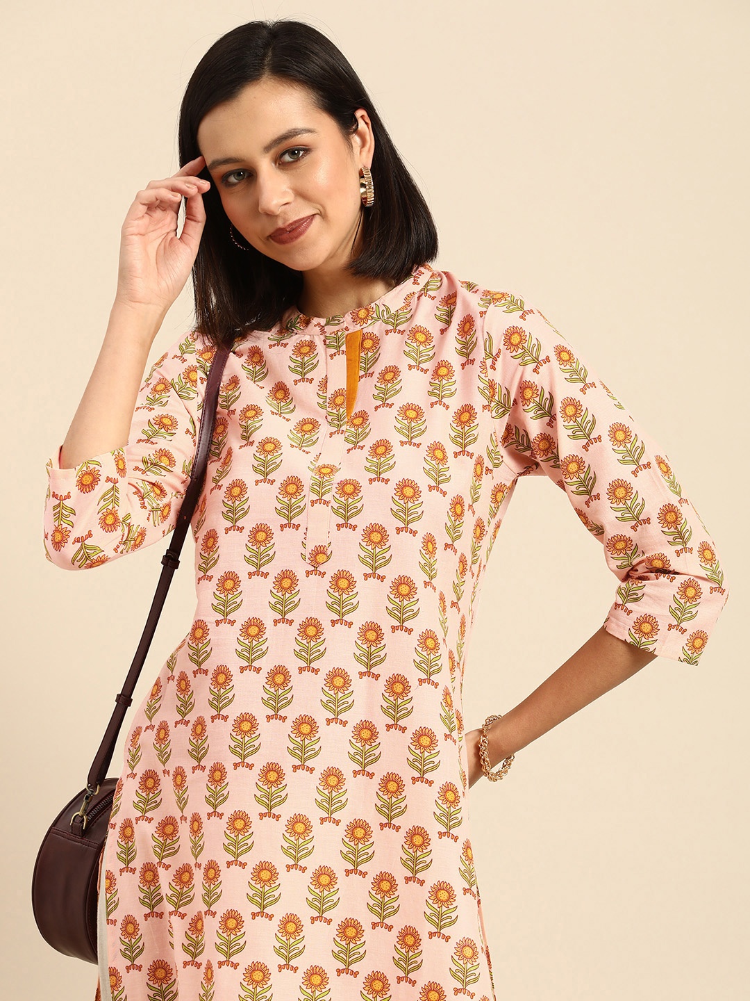 

Anouk Women Peach-Coloured & Multicoloured Floral Printed Floral Kurta