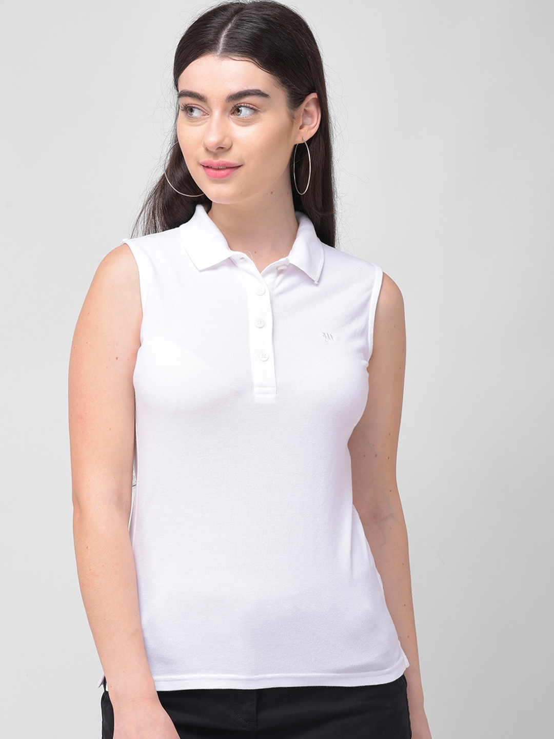 

Woodland Woman White Polo Collar Sleeveless T-shirt