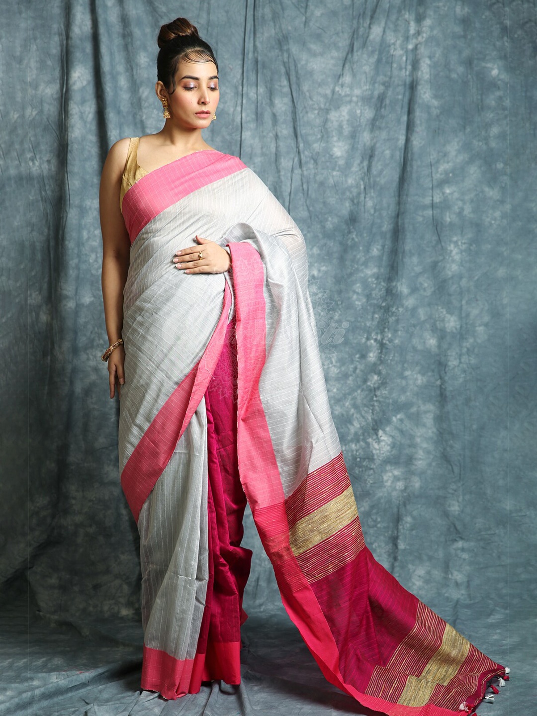 

Charukriti Silver-Toned & Pink Woven Design Saree
