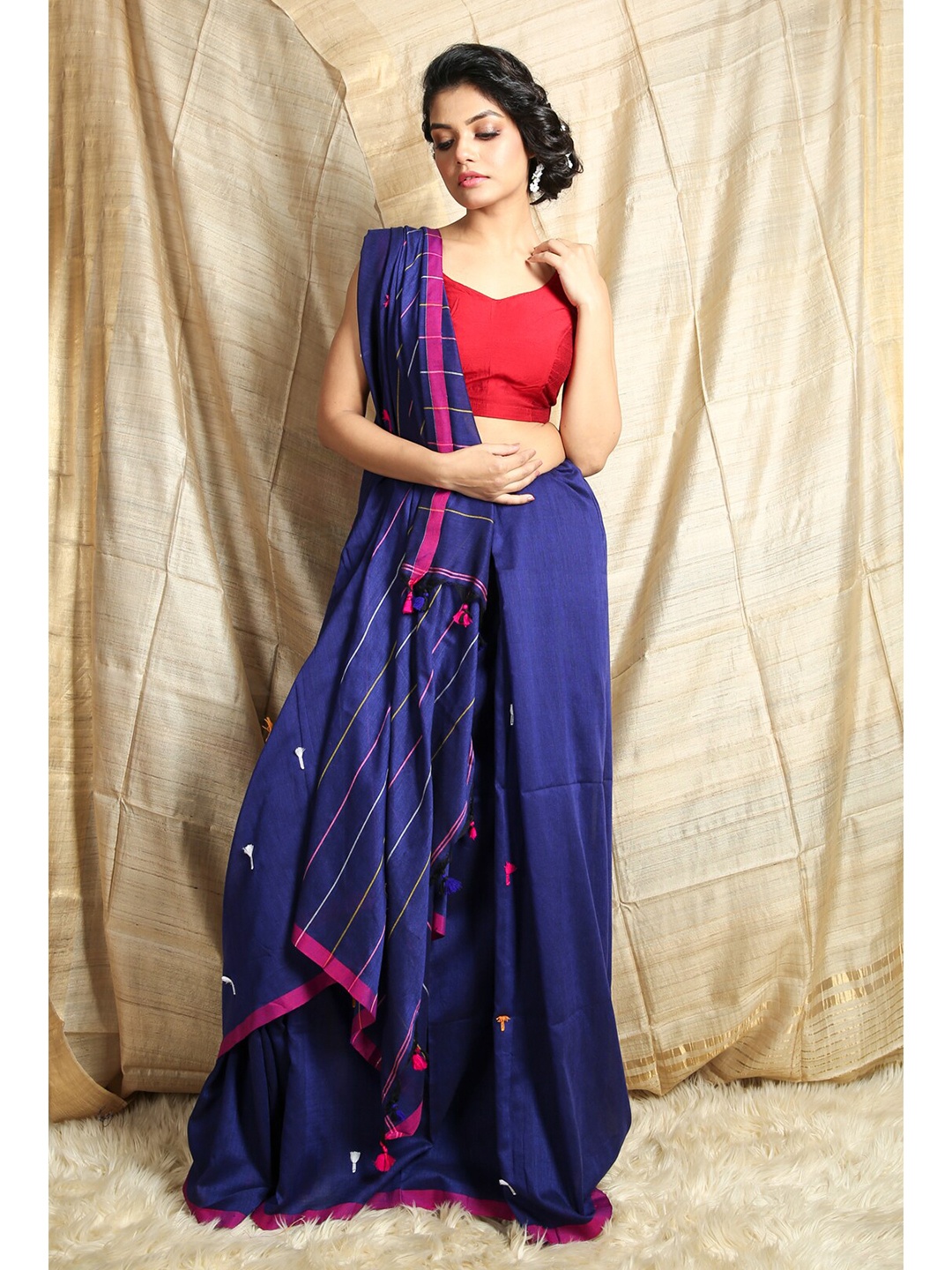 

Charukriti Blue & Pink Woven Design Cotton Handloom with Thread Buti Work Saree