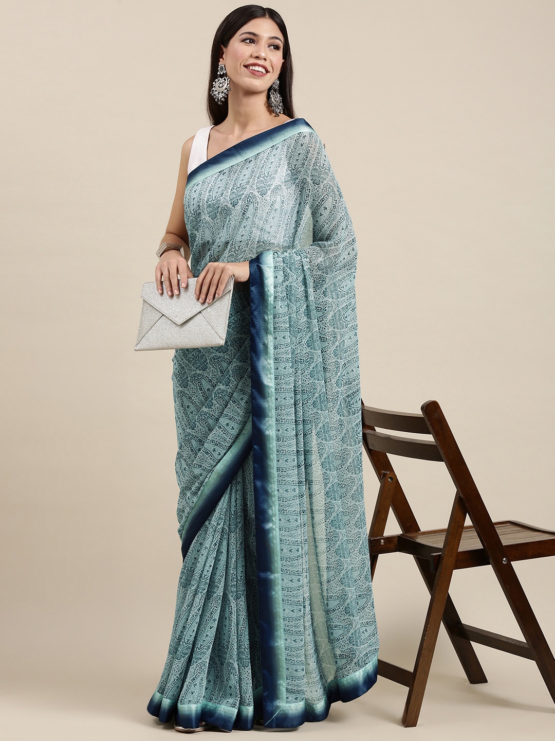 

VASTRANAND Green & Navy Blue Paisley Printed Saree