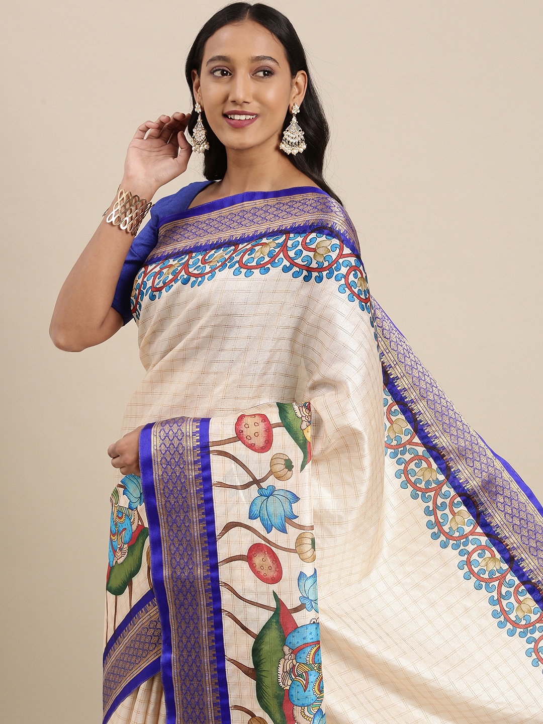 

VASTRANAND Off White & Blue Kalamkari Print Zari Silk Blend Uppada Saree