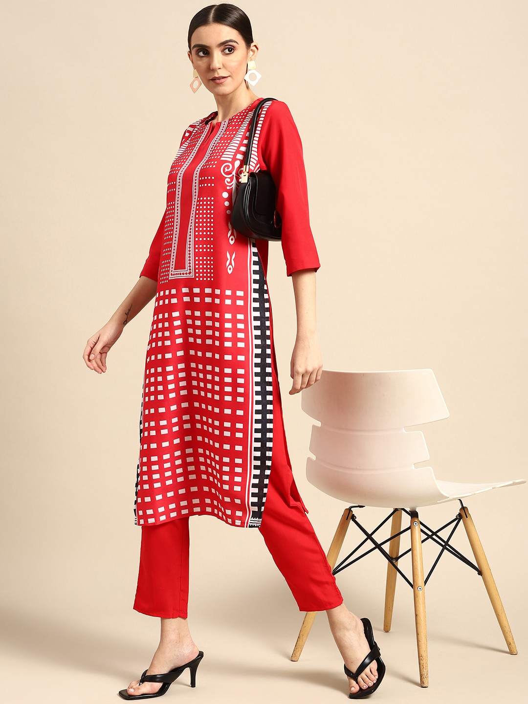 

Anouk Women Red Geometric Printed Kurta with Trousers