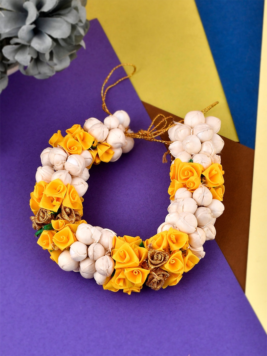 

Silvermerc Designs Women Yellow & White Floral Embellished Hair Accessory