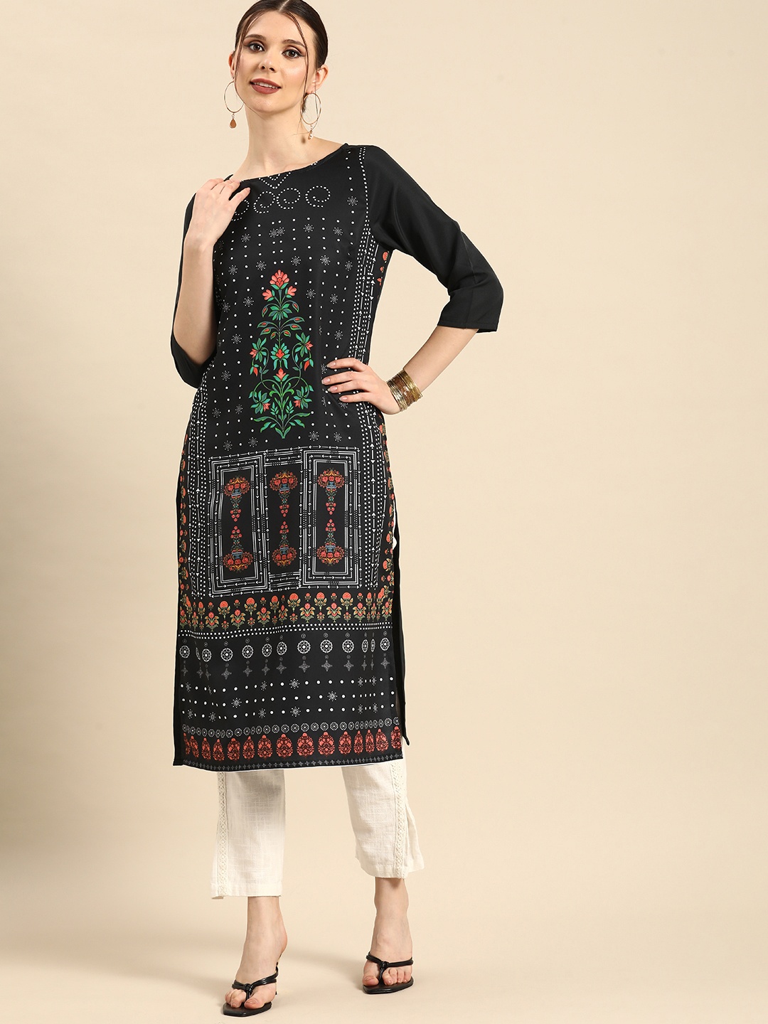 

Anouk Women Black & White Floral Printed Boat Neck Kurta