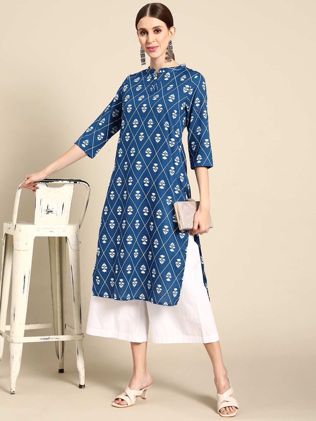 

Anouk Women Blue & White Pure Cotton Ethnic Motifs Printed Straight Kurta