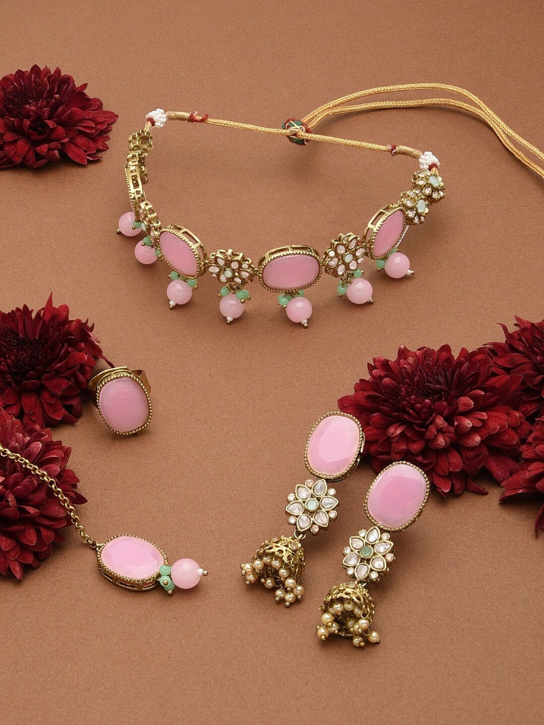 

Zaveri Pearls Women Gold-Plated & Pink Stone-Studded Necklace & Earrings with Maangtikka