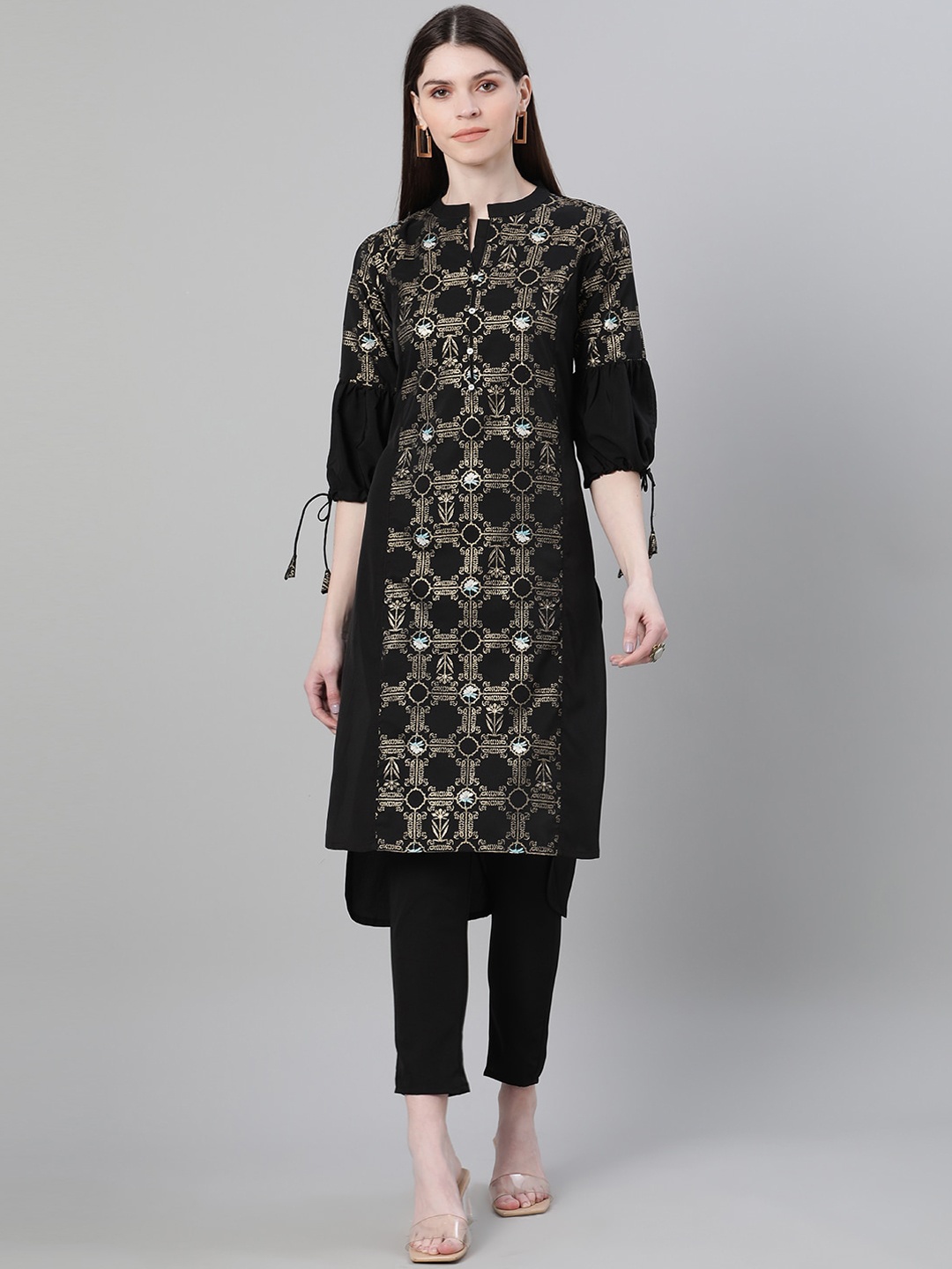 

ZIYAA Women Black & Gold-Coloured Foil Printed Crepe Kurta